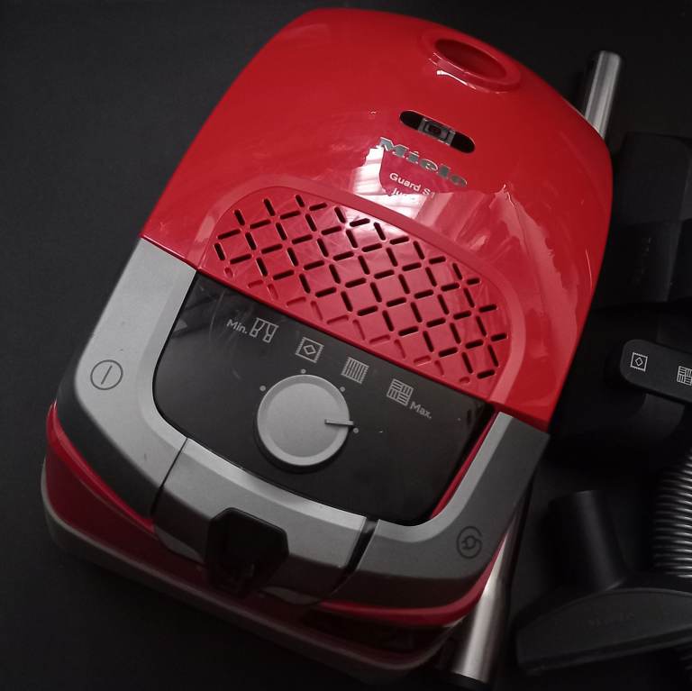 MIELE GUARD S1 JUNIOR BAGGED CYLINDER CORDED VACUUM CLEANER