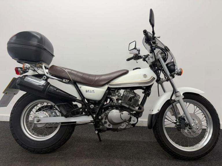SUZUKI RV125 VAN VAN ** TOP BOX - 12 MONTH MOT - WARRANTY **