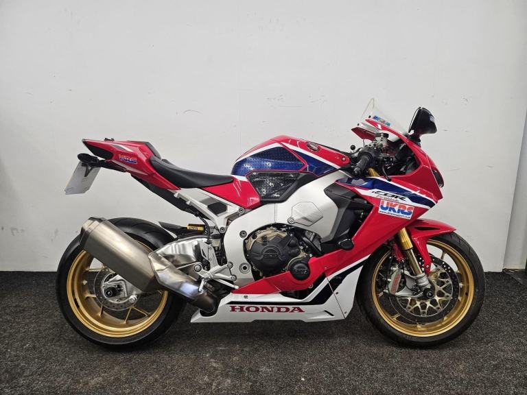 HONDA CBR1000RR SP ** LOW MILEAGE - FULL HONDA HISTORY - CRASH PROTECTORS **