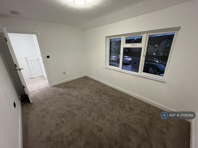 3 bedroom flat in Long Lane, Croydon, CR0 (3 bed) (#2706760)