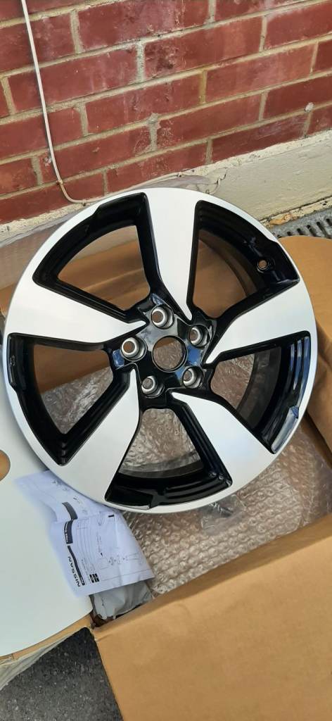 Brand New Nissan Qashqai Alloy Wheel 18" Inch  2014 to 2021