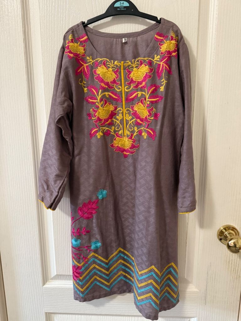Shalwar kameez top size 30/ 7-8 years 