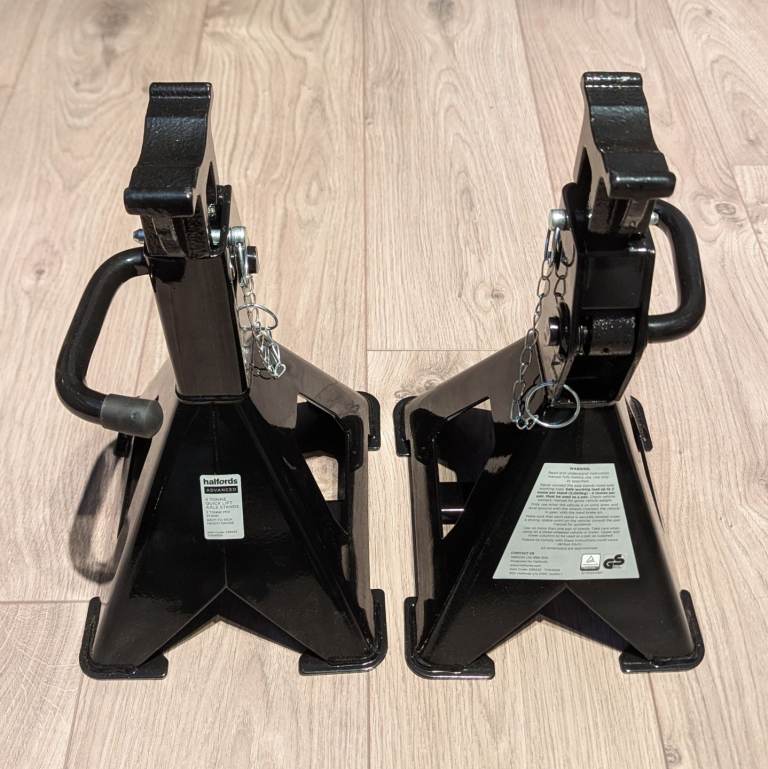 Halfords Advanced 4 tonne axle/jack stand set - Like New