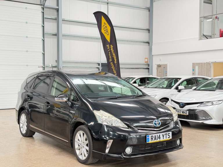 2014 Toyota 7 Seat Prius Toyota Prius Alpha HYBRID  Black  2014 7 Seater  1.8L