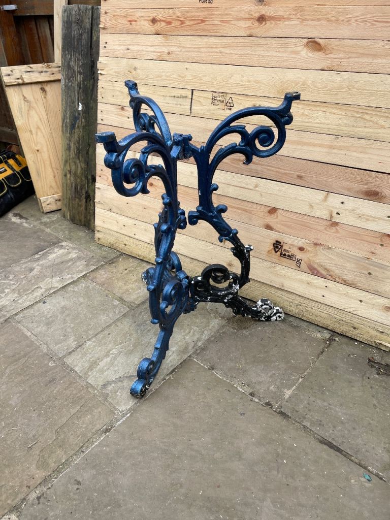 Cast iron garden table base