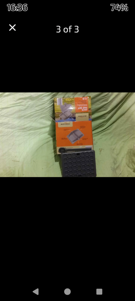 Jack pad set x 2   SALE NOW ON