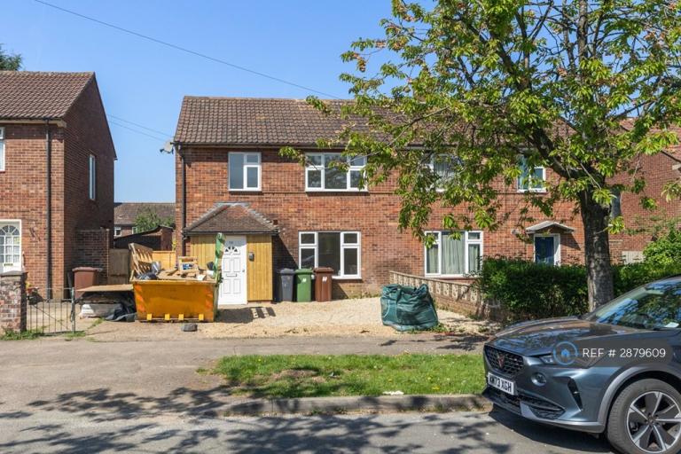 Studio flat in Thornbury Gardens, Borehamwood, WD6 (#2879609)