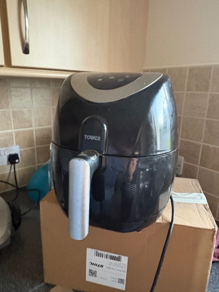 Tower Air Fryer – Black, Good Condition