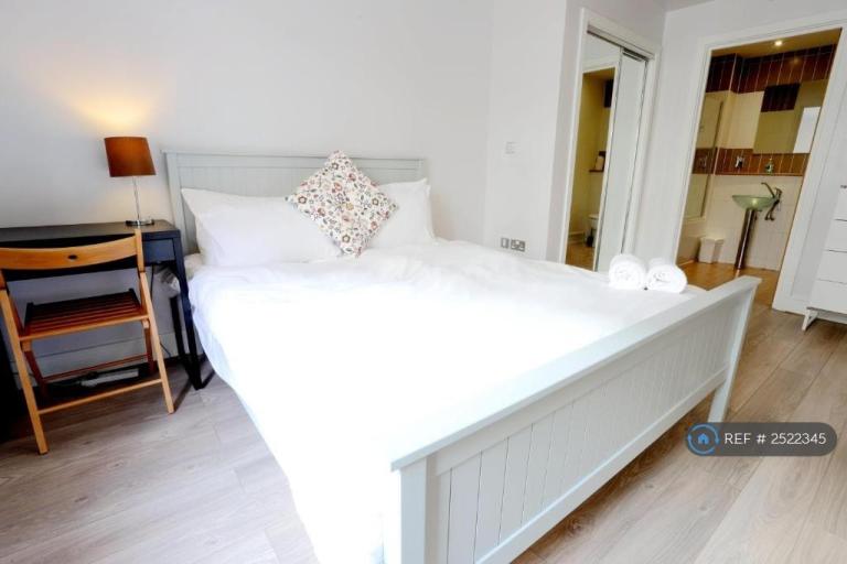 2 bedroom flat in Upper Marshall Street, Birmingham, B1 (2 bed) (#2522345)