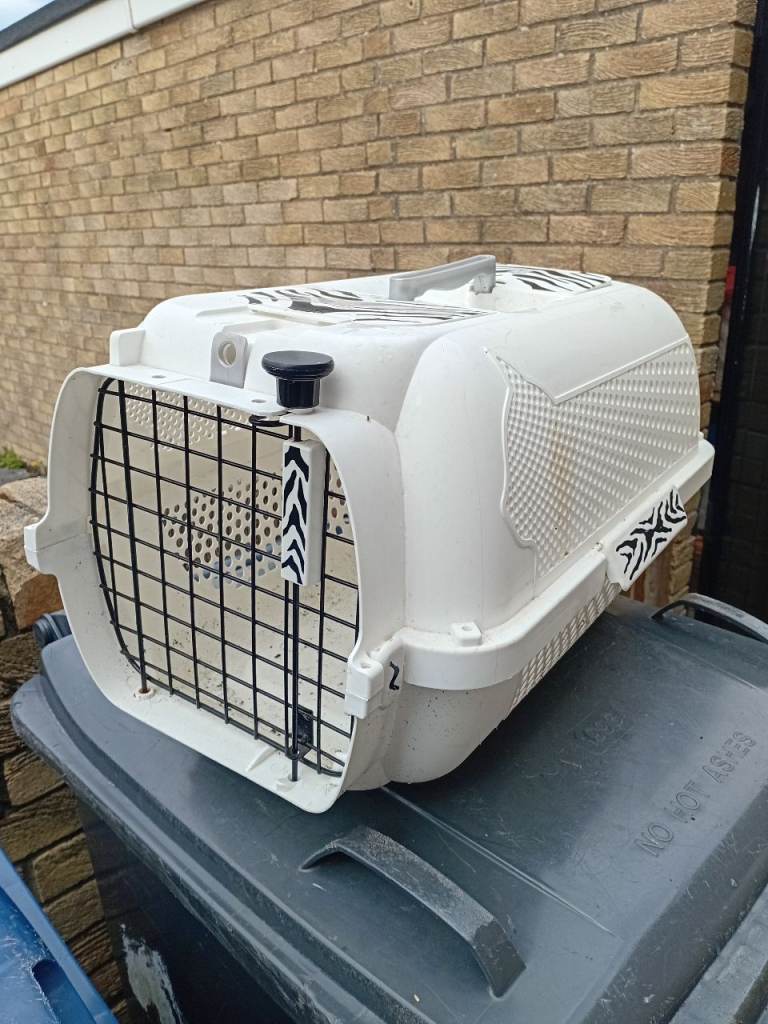 Pet carrier 