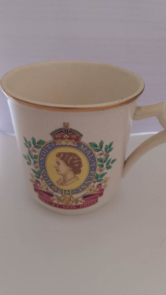 Queen Elizabeth II Coronation Commemorative Mug – Cream Ceramic, Good Condition