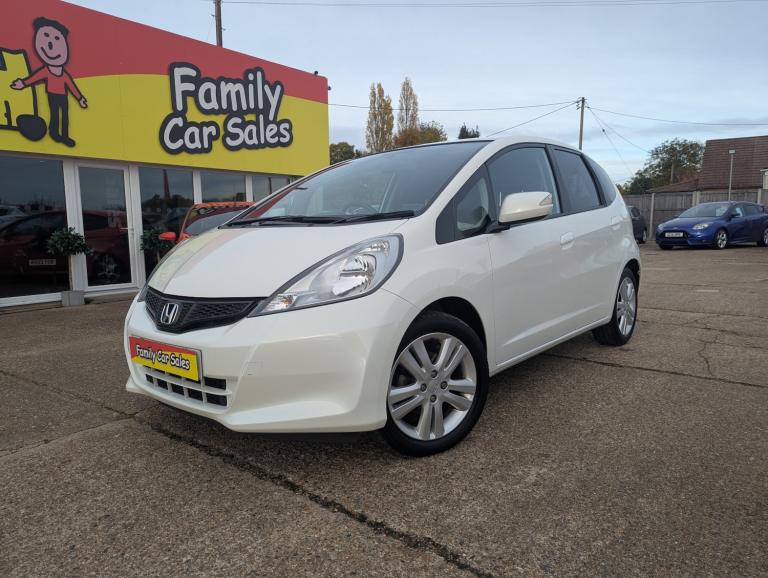 HONDA JAZZ 1.4 PETROL LOVELY CONDITION FULL SERVICE HISTORY SUPER RELIBALE