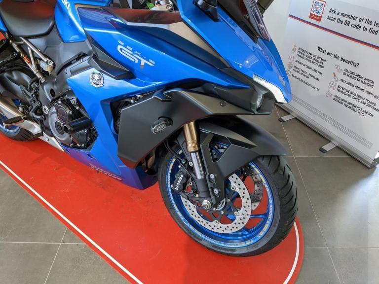 2022 SUZUKI GSX-S 1000 GT + PLUS BLUE METALLIC FULLY LOADED IMMACULATE CONDITION