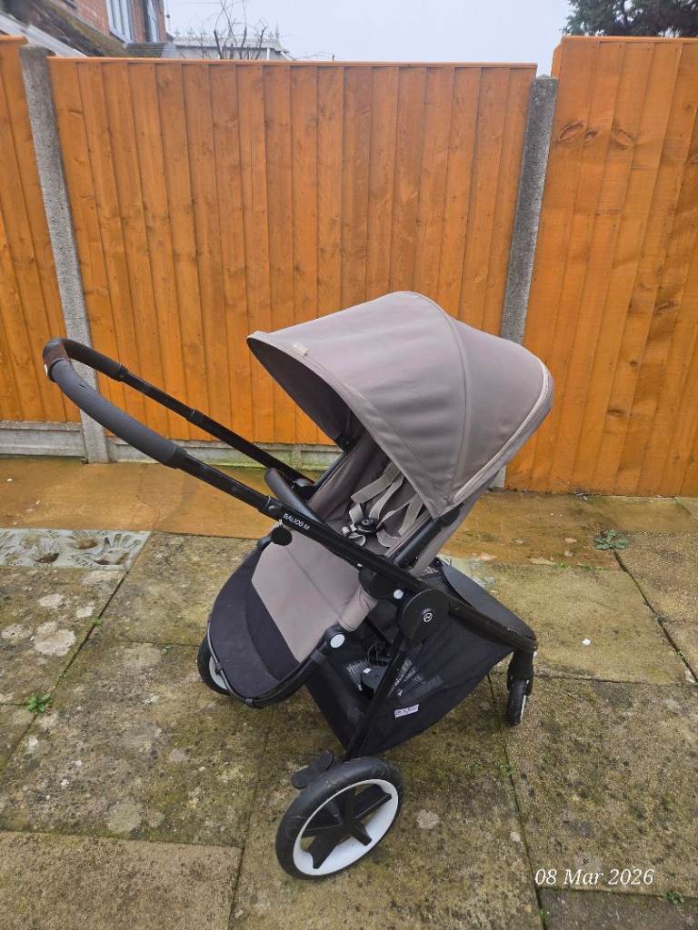 Cybex Balios M pram with carry cot, stroller seat, rain cover and adapters