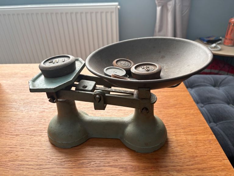 Vintage Kitchen Scales with 7 Weights