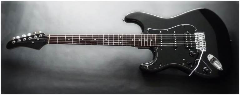 Left handed ST-2 Fat Strat guitar (Black Widow)