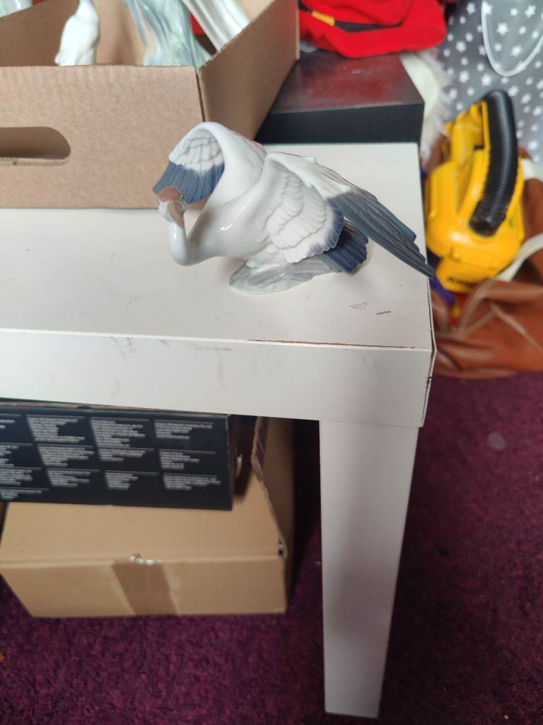 Ceramic Bird Figurine – Lovely Decorative Piece