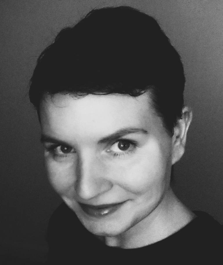 Professional female seeking a single room in London