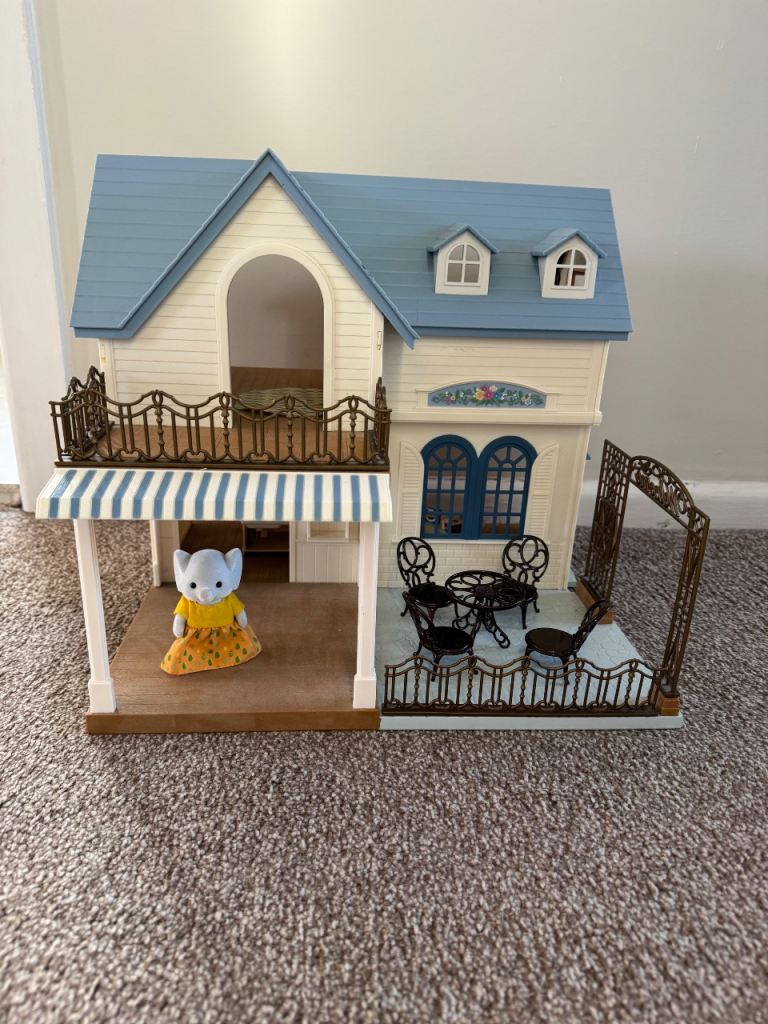 Sylvanian families Courtyard house