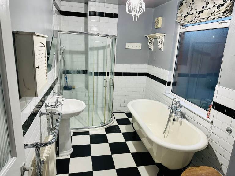 4–5 Bedroom House to Rent – Grace Road, Leicester (LE2 8AZ)