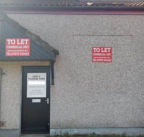 LARGE VERSATILE 2 LEVEL COMMERCIAL PREMISES FOR RENT DUMBARTON 