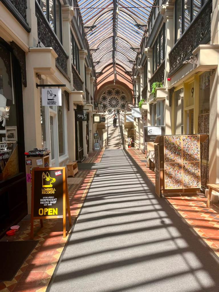 CLIFTON ARCADE UNITS TO LET 