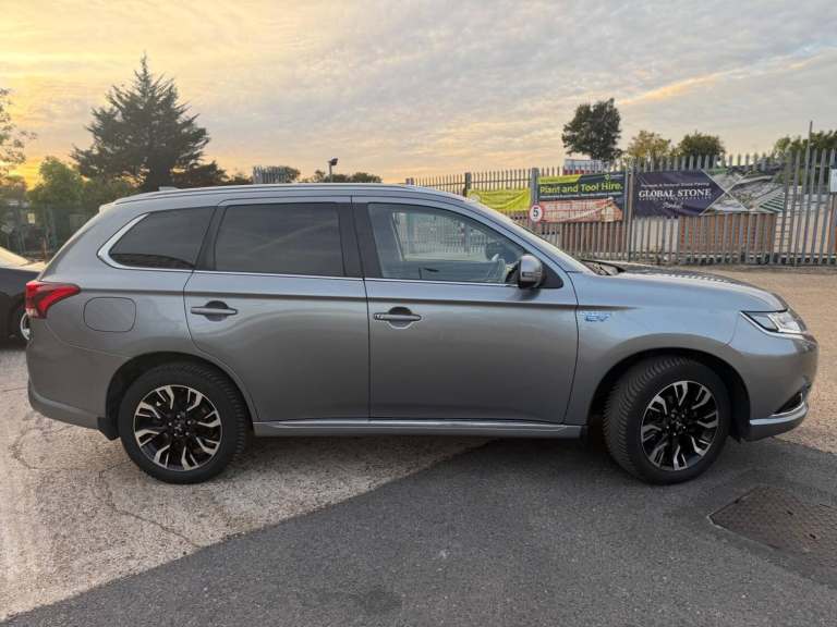 2018 Mitsubishi Outlander 2.0h 12kWh 4h CVT 4WD Euro 6 (s/s) 5dr ESTATE Petrol/Electric Hybrid Au...