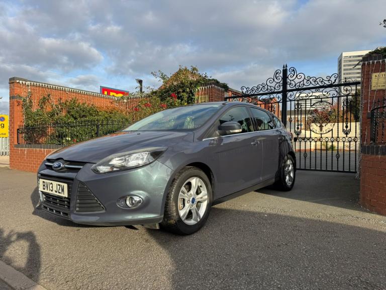 2013 Ford Focus 1.6 125 Zetec 5dr Powershift HATCHBACK Petrol Automatic