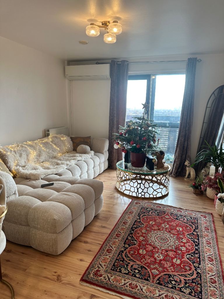 Cosy flat near by station 