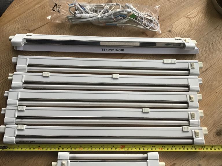 Interlinked under kitchen cabinet lights (Used but still working)