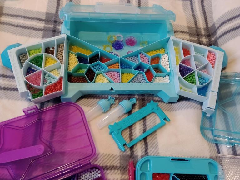 Massive bundle (A)of aquabeads aqua beads toys 