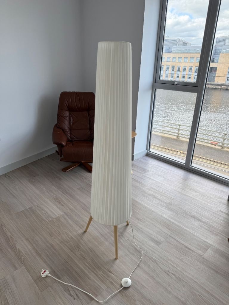 Modern Floor Lamp – Scandinavian Style – Excellent Condition