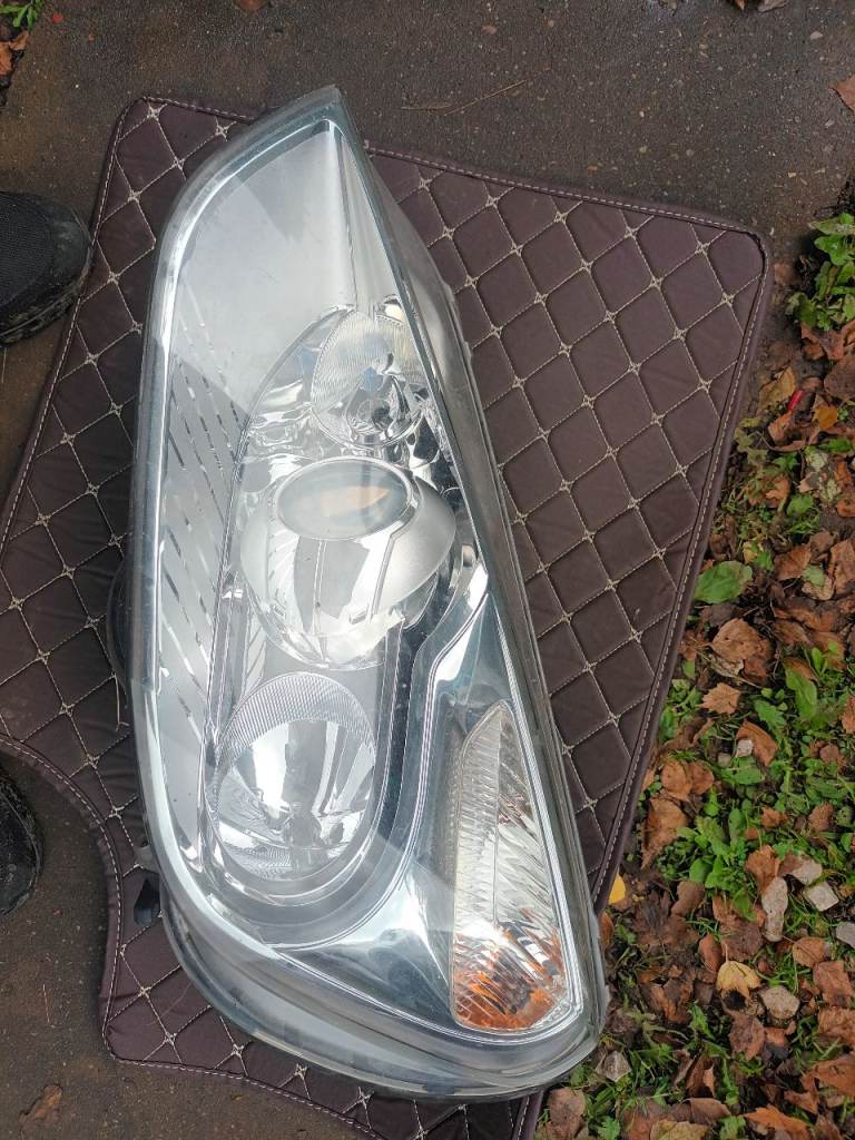 Ford galaxy titanium x headlight passengers side ,turn lights