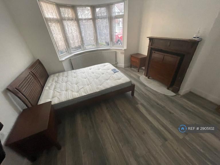 3 bedroom house in Pinglestone Close, West Drayton, UB7 (3 bed) (#2905102)