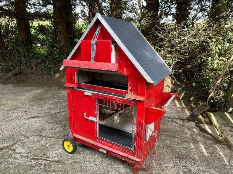 Rabbit hutch 