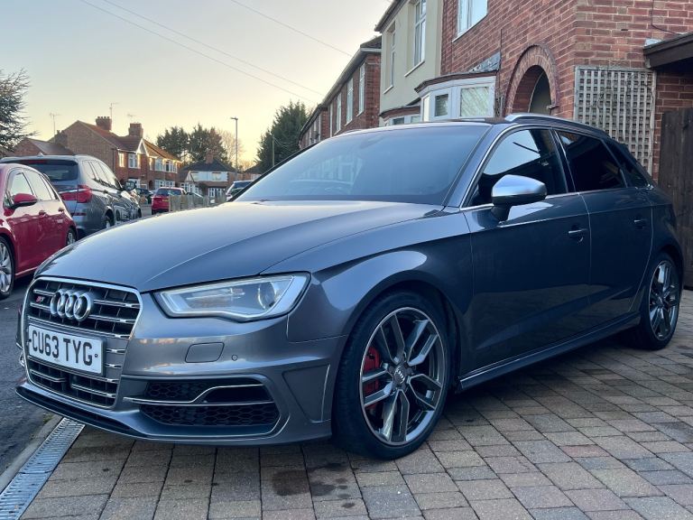 Audi s3 s Tronic - Audi service history + 2 keys