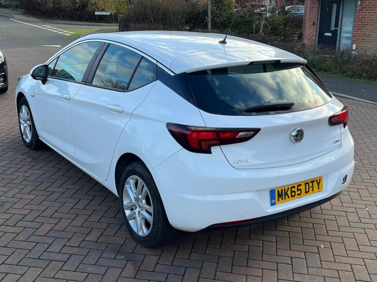 2015 Vauxhall Astra 1.6 CDTi 16V Design 5dr HATCHBACK Diesel Manual