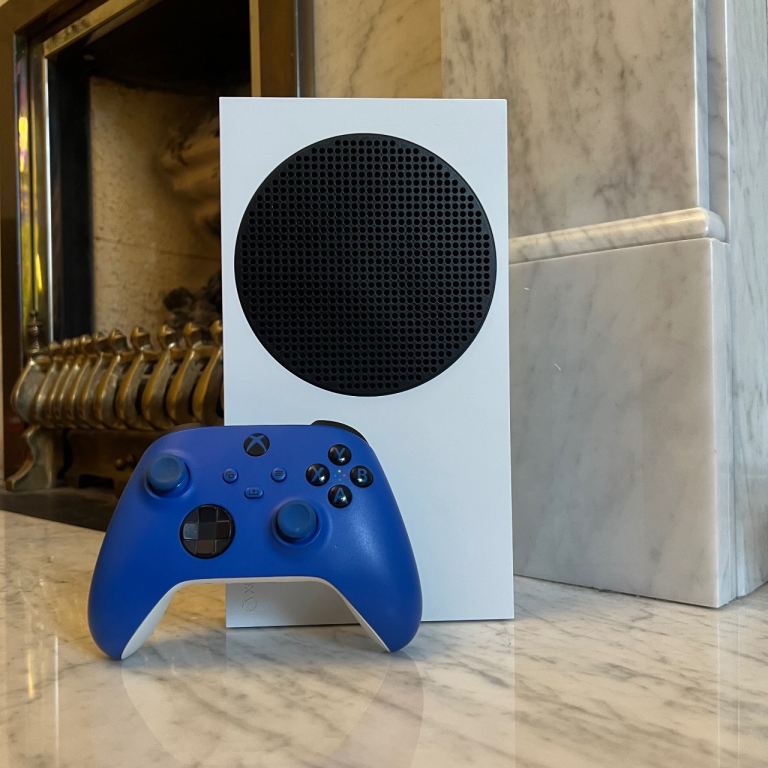 Xbox Series S With Original Wireless Controller, HDMI and Power Cable 