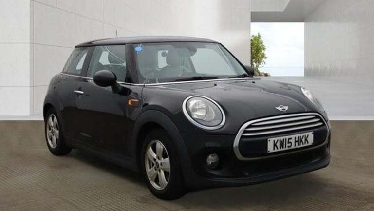 MINI HATCH 1.5 Cooper Auto Euro 6 (s/s) 3dr (black) 2015