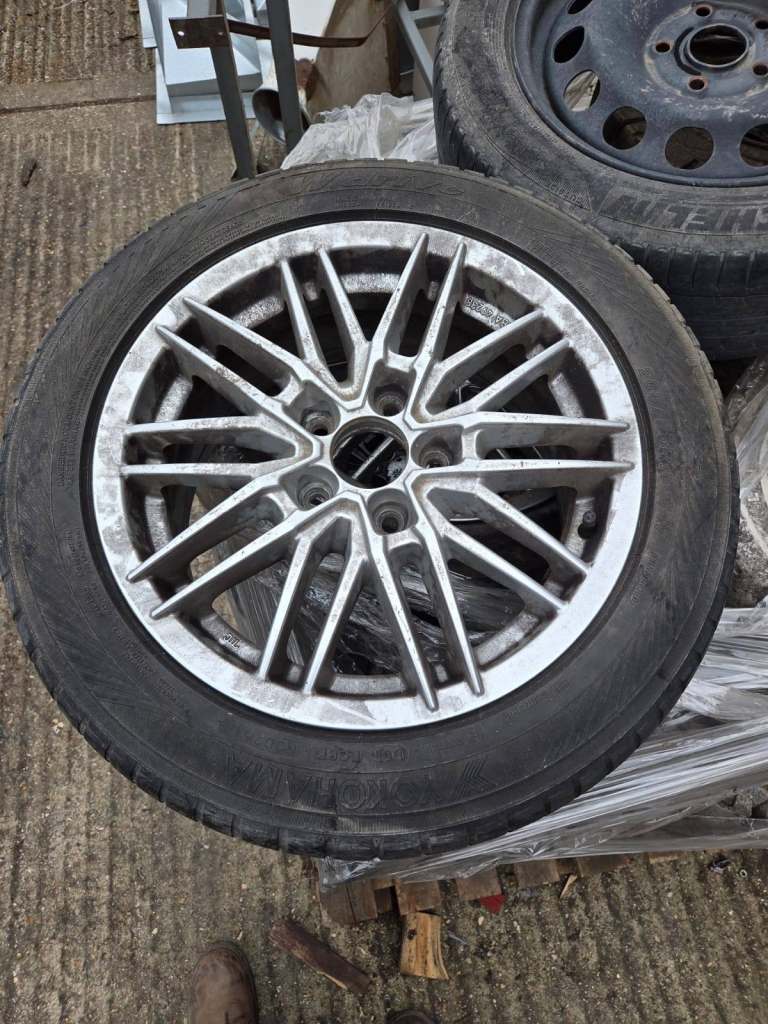 4 snow tyres to fit Seat Leon 205/55R16