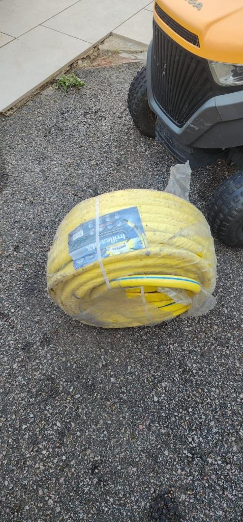 Brand New Sealed Yellow Garden Hose Reel– Heavy Duty no kink