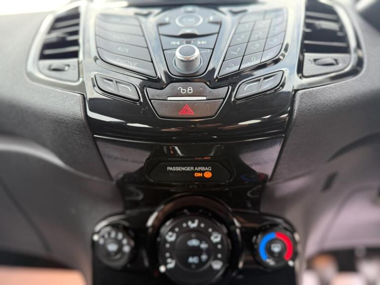 2016 Ford Fiesta 1.0 EcoBoost Zetec 5dr HATCHBACK PETROL Manual