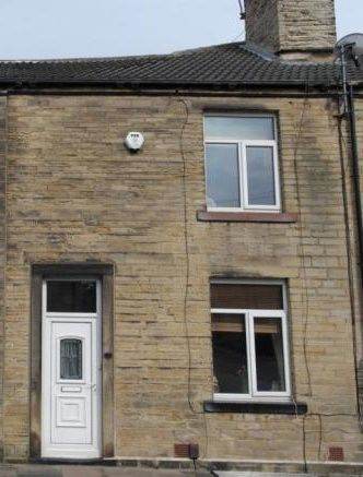 GREAT DECEPTIVELY SPACIOUS 2 BEDROOM YORKSHIRE TERRACE HOUSE IN STANNINGLEY/FARSLEY LEEDS LS28 