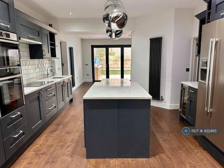 4 bedroom house in Gordon Road, London, N3 (4 bed) (#422465)