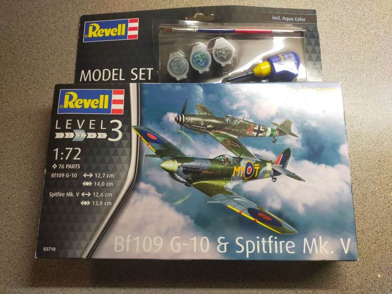 REVEL AIRCRAFT MODEL SET