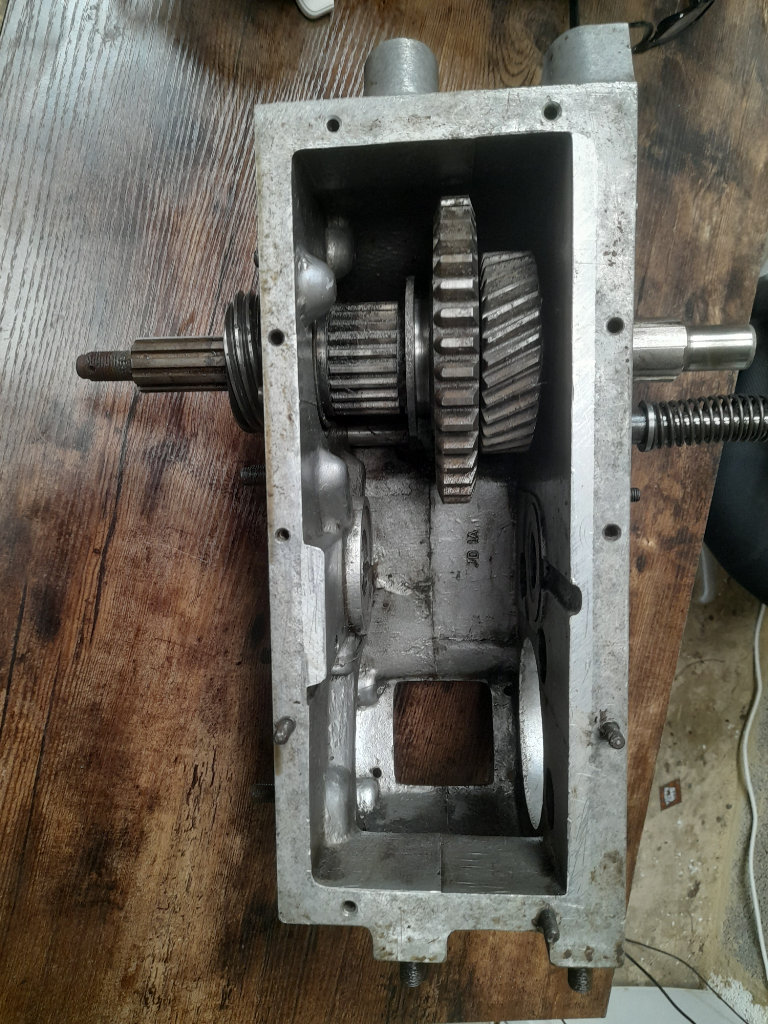 Land Rover Landrover Series 1, 2 Transfer Case with Main shaft and Gear Selector Parts