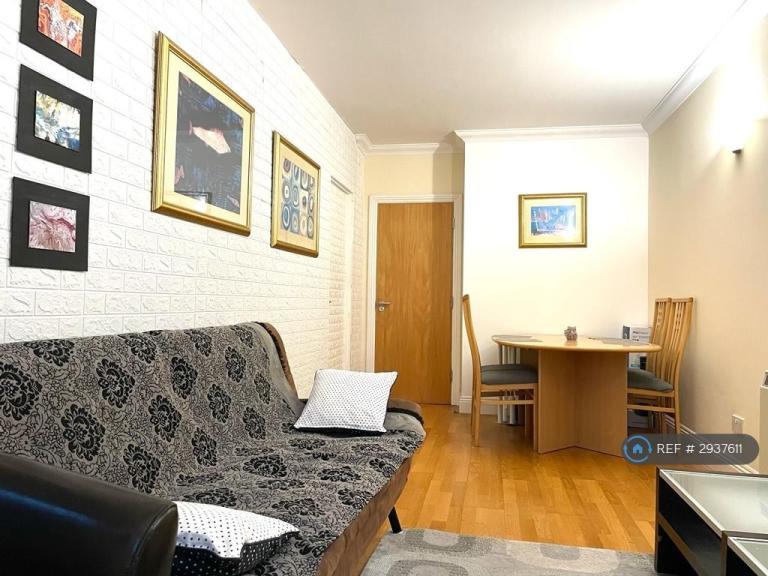 1 bedroom in Aegon House, London, E14 (#2937611)