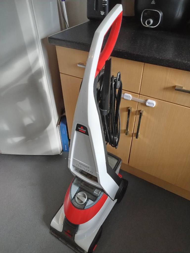 Carpet shampoo cleaner bissell with attachments and hose good condition good working order 