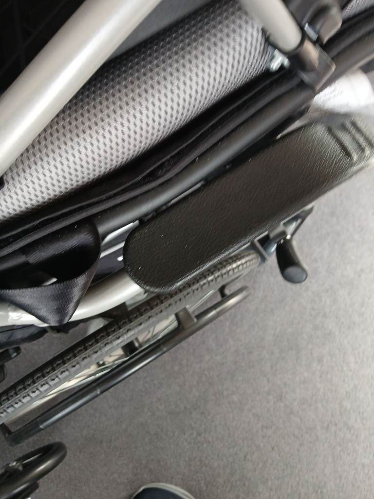 Propelled wheelchair 