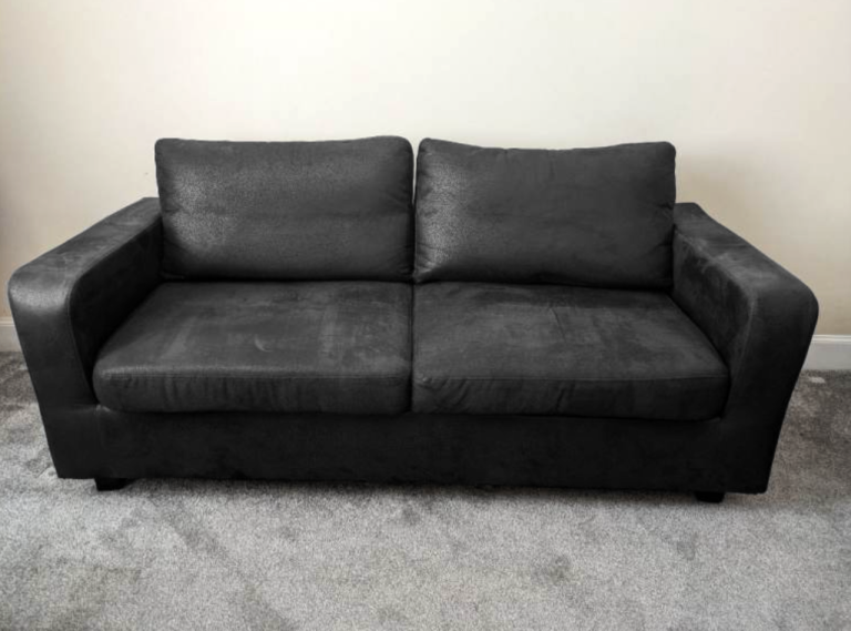 Black 3 + 2 Sofa Set – Smoke & Pet Free Home